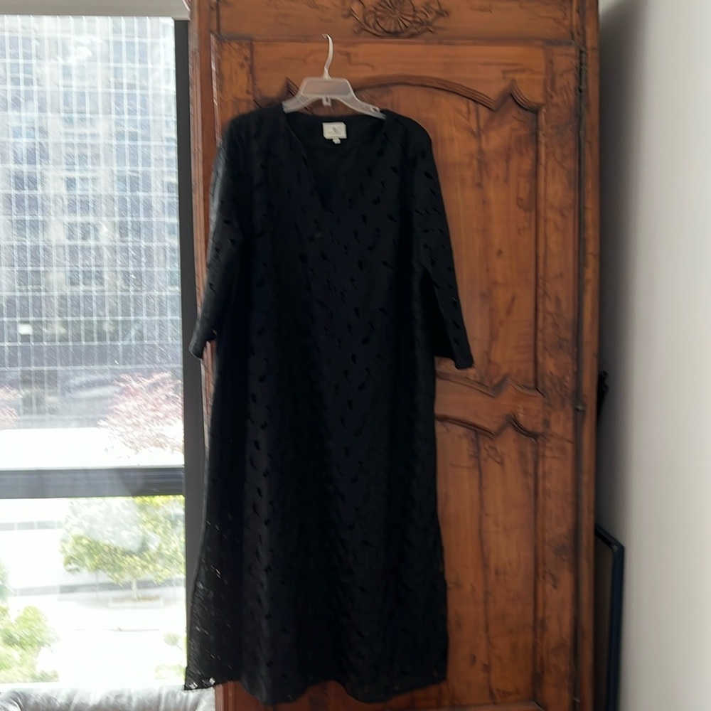 NWOT gorgeous, black lace Jamie dress with lining to knees.